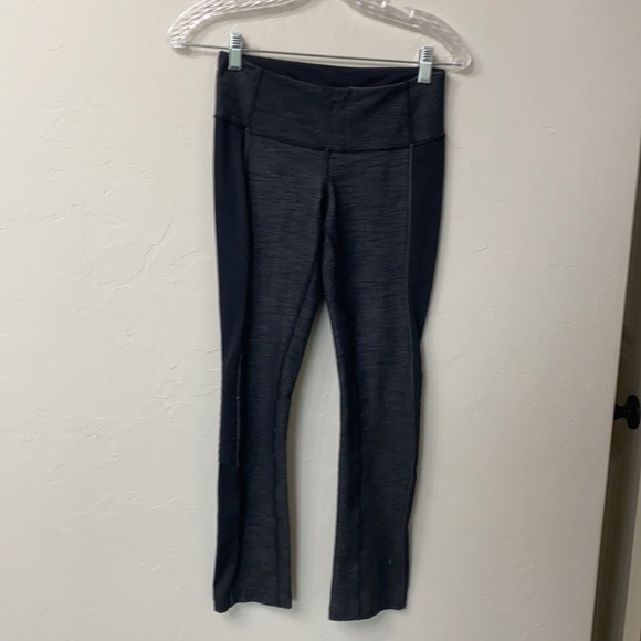 Lululemon black and grey crop leggings size 4. - Picture 1 of 11
